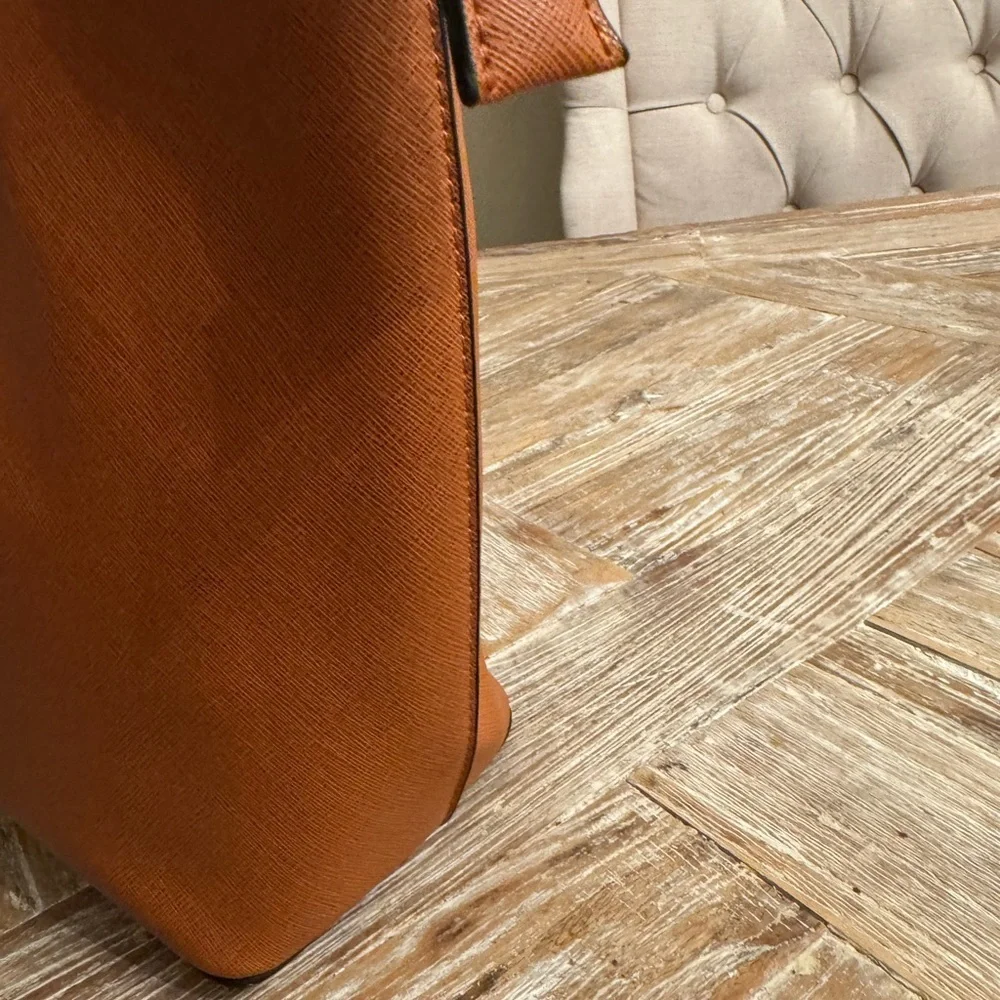 Elim & Paul Tote